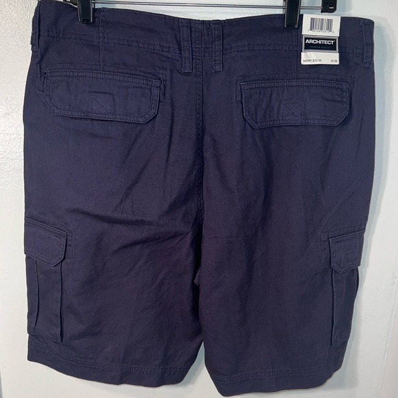 Architect, 36,NWT, dark navy 100% cotton, 6pocket  cargo shorts. - Picture 4 of 7